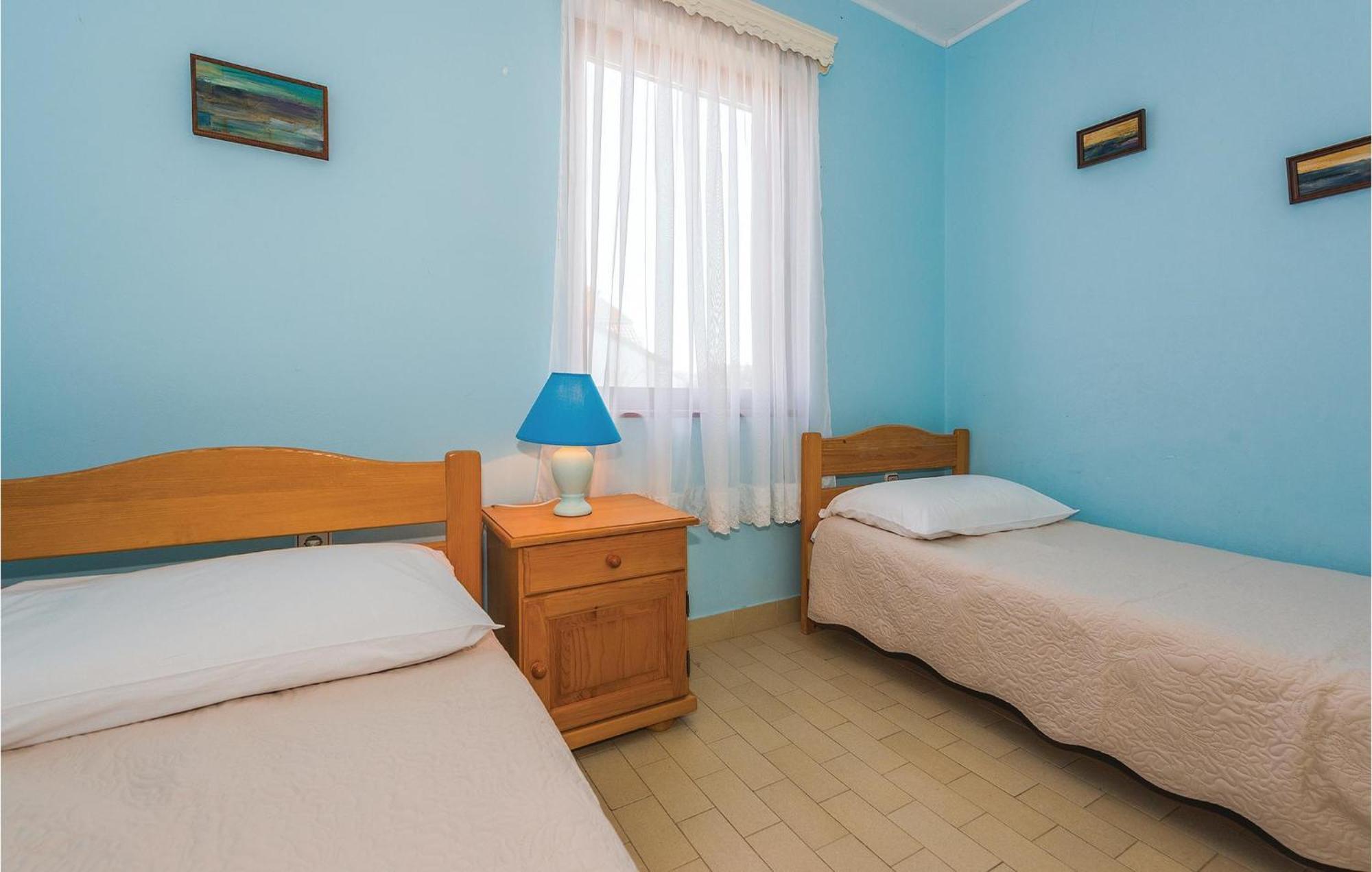 2 Bedroom Amazing Apartment In Rogoznica Рогозница Экстерьер фото